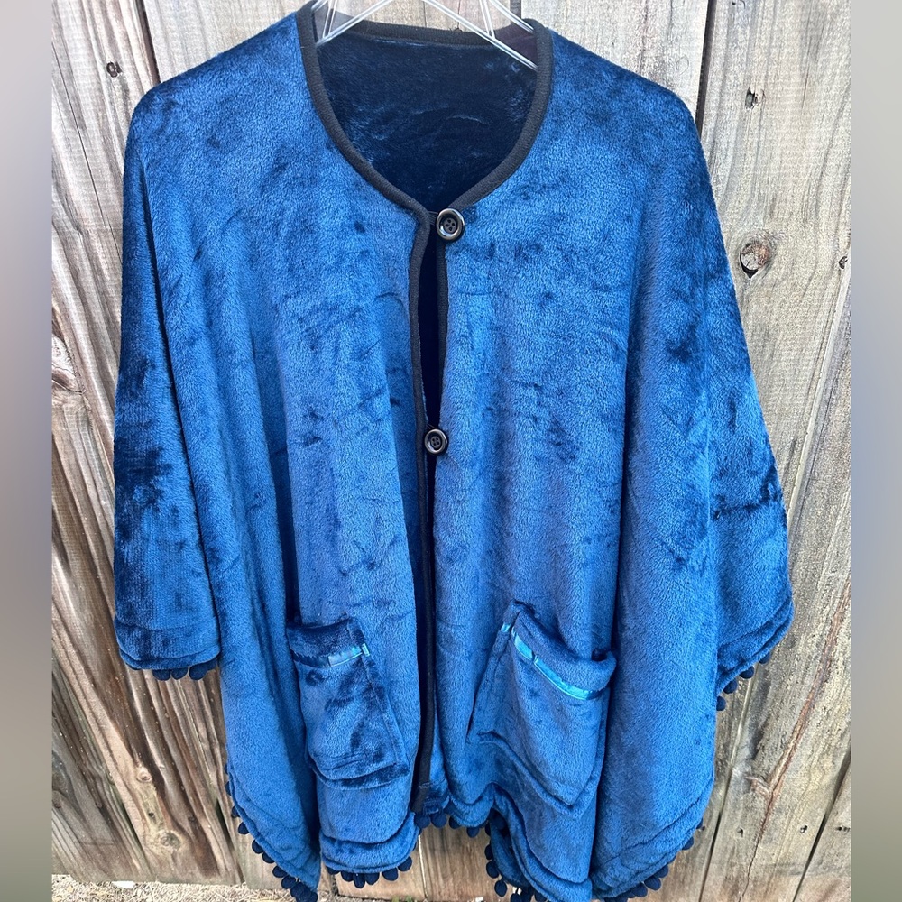 Pavilia women's vintage cobalt blue velour poncho cape  L-XL